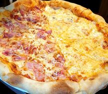 Две половинки Мясная поляна и 4 сыра