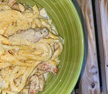 Паста с курицей в сливочной основе