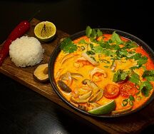 Том ям с курицей