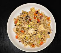 Тяхан с курицей и овощами
