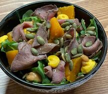 Салат с тыквой и ростбифом