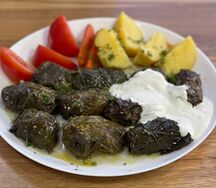 Долма с винoградными листьями