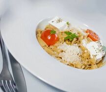 Паста с томатами и фетой