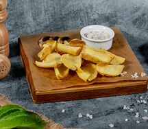Картофельные дипперы с грибным соусом