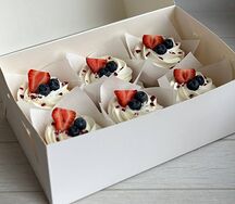 Ванильные капкейки с ягодной начинкой