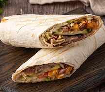 Шаурма из ломтиков говяжьего стейка