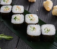 Мини-ролл с огурцом