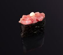 Острые суши с тунцом