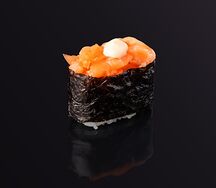 Острые суши с лососем