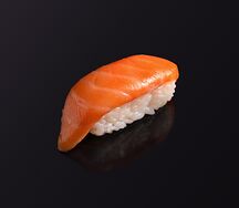 Суши с лососем