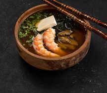 Суп мисо с тигровой креветкой