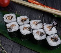 Мини-ролл с угрем