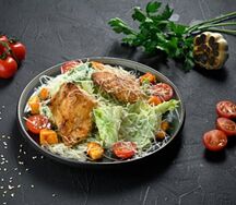 Салат Цезарь с курицей