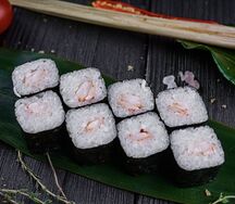 Мини-ролл с тигровой креветкой