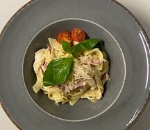 Паста Альфредо с курицей и беконом