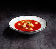 Томатный суп с креветками и томатами