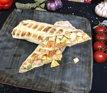 Шаурма на углях с курицей