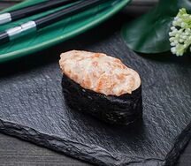 Гункан Спайси лосось