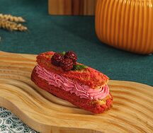 Эклер малиновый