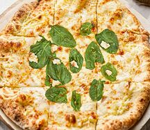 Лепешка с сыром и шпинатом