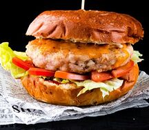 Классический бургер с яйцом