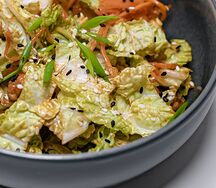 Салат по-пекински с курицей острый