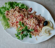 Семга с кедровыми орешками