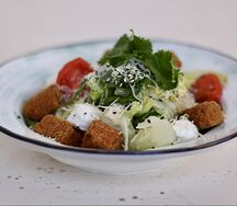 Салат с хрустящими баклажанами