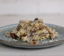 Феттуччине с курочкой и грибами