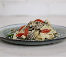 Феттуччине с говядиной и грибами