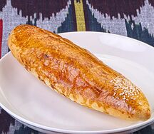 Пирожок с зеленым луком и яйцом