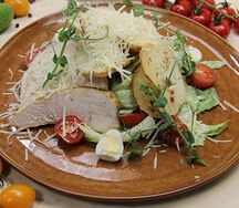 Цезарь с курицей