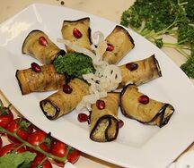 Рулетики из баклажана