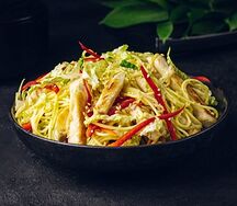 Удон с курицей в устричном соусе