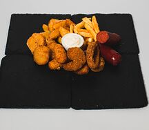 Ассорти из горячих закусок