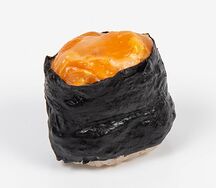 Гункан Острый лосось