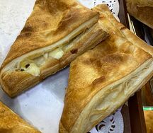 Хачапури XL слоеное с грибами и сыром