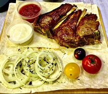 Шашлык из бараньей корейки на углях