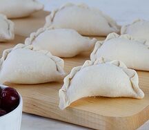 Замороженные вареники с вишней