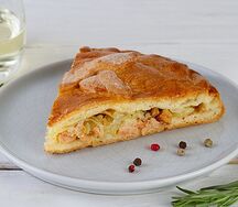 Рыбный пирог с семгой, рисом или картофелем