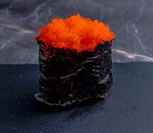 Гункан с икрой Масаго