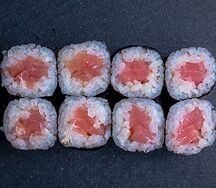 Тонкий ролл с тунцом