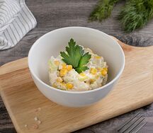 Салат с ананасом и сельдереем 