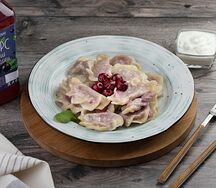 Вареники домашней лепки с вишней