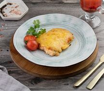 Горбуша с овощами, запеченная с сыром