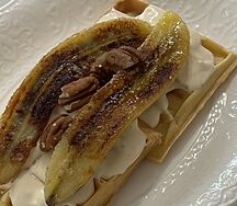 Вафля классическая с сливочным кремом и бананом