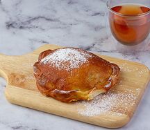 Пирожок с яблоком