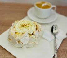 Меренговый рулет Манго-маракуйя