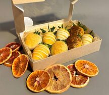 Рыжий хитрюга (клубника в шоколаде)