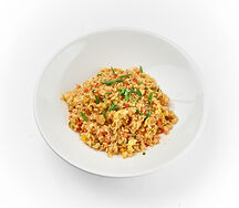 Жареный рис с омлетом и овощами